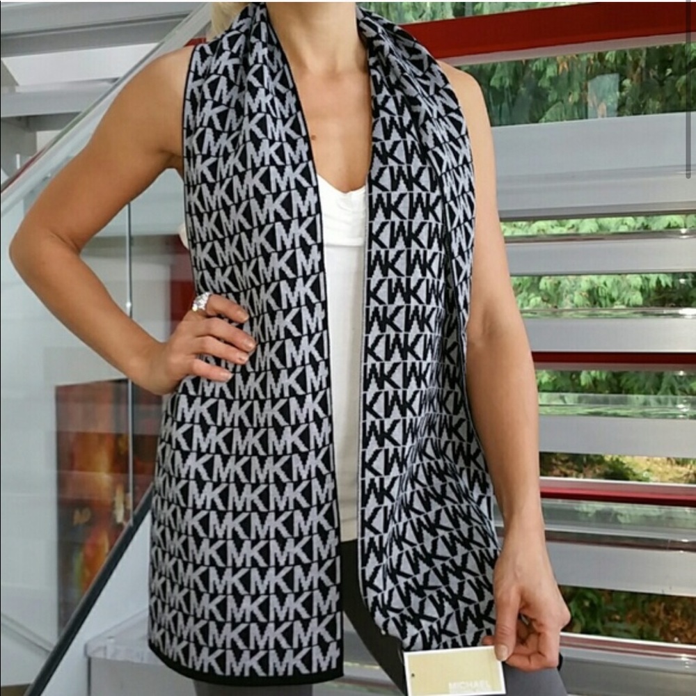 NWT Michael Kors Monogram Scarf